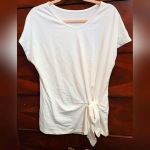 Short sleeve T-shirt with front tie